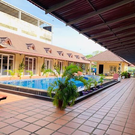 Hello Kampot Resort Экстерьер фото