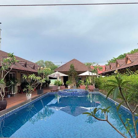 Hello Kampot Resort Экстерьер фото