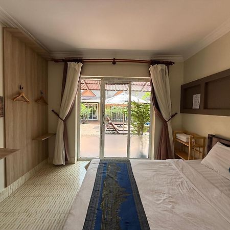 Hello Kampot Resort Экстерьер фото