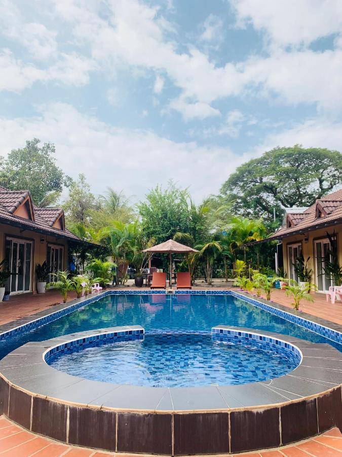 Hello Kampot Resort Экстерьер фото