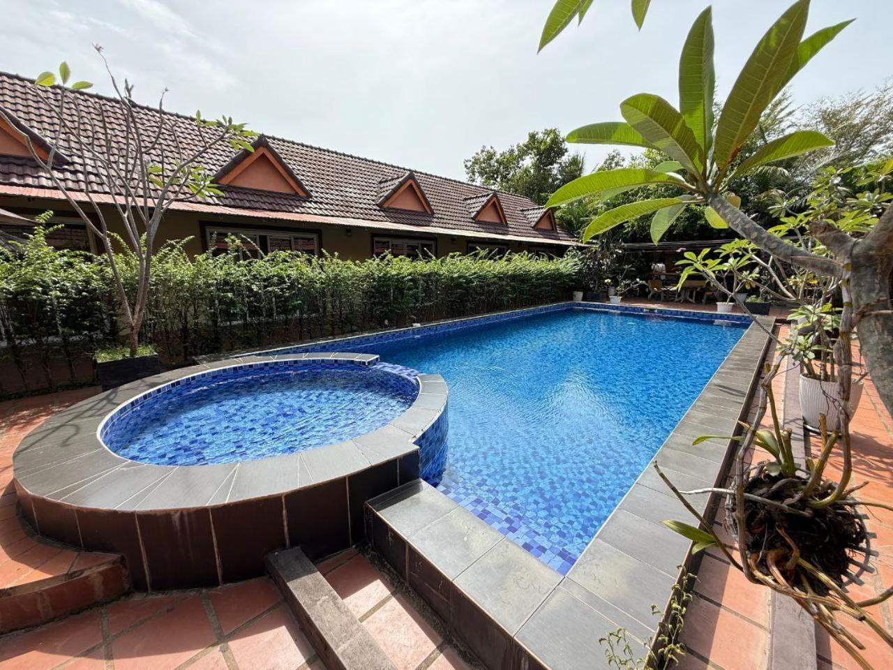 Hello Kampot Resort Экстерьер фото