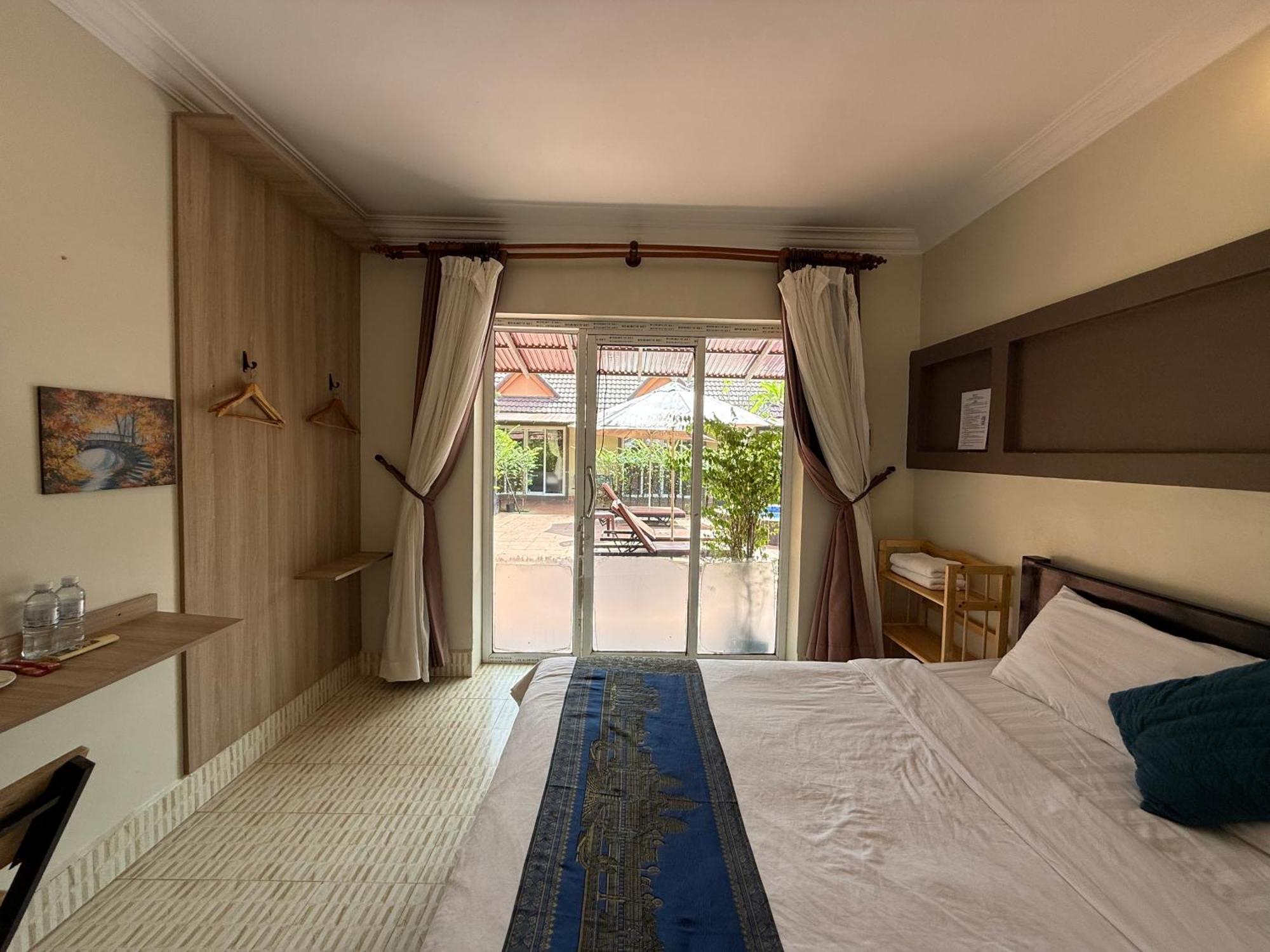 Hello Kampot Resort Экстерьер фото